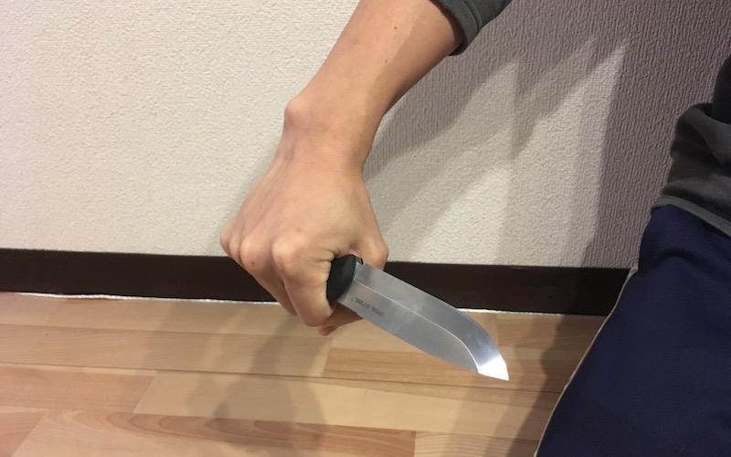 安全なアウトドアナイフの扱い方を覚えよう ナイフを凶器にしないために カナモ Awesome Life